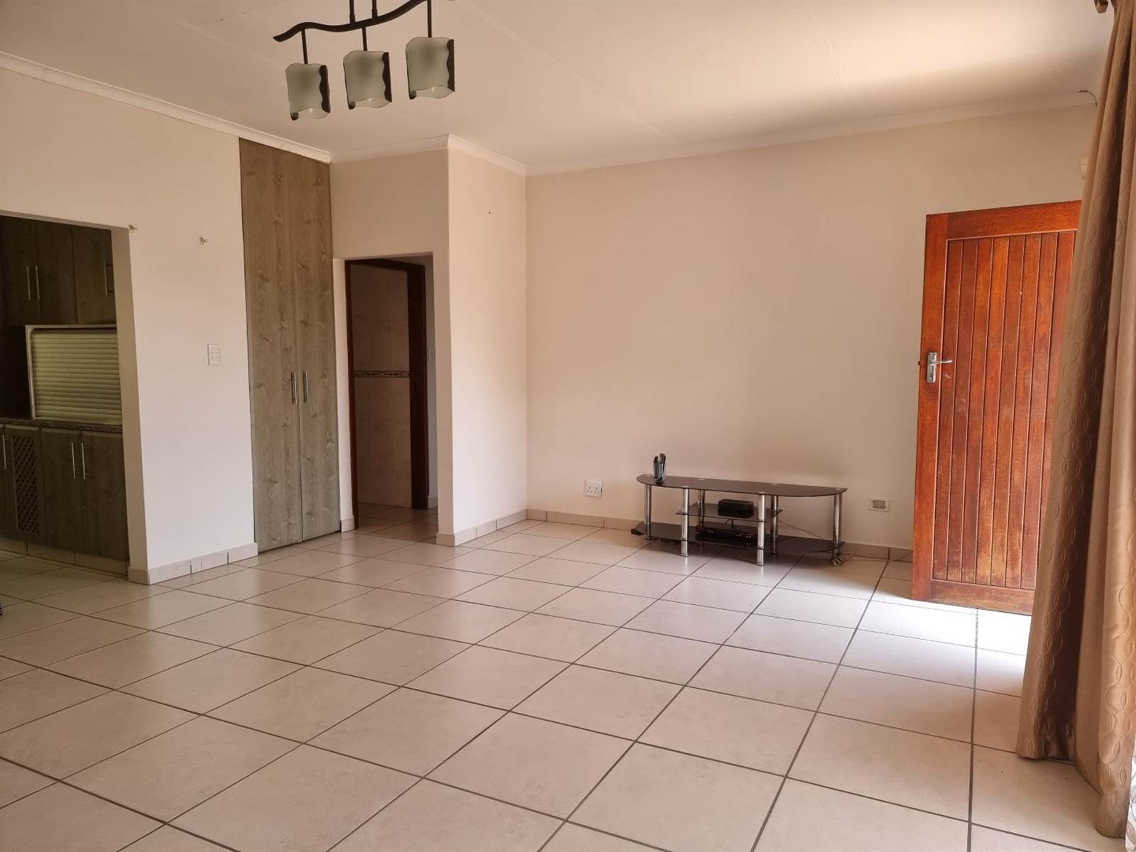 2 Bed Apartment in Port Shepstone photo number 3