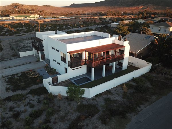 4 Bedroom House 4 Bedroom House