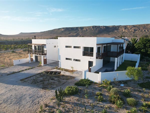 4 Bedroom House 4 Bedroom House