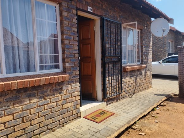 2 Bedroom Townhouse 2 Bedroom Townhouse