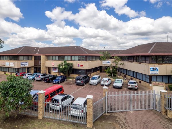 125  m² Commercial space in Westville