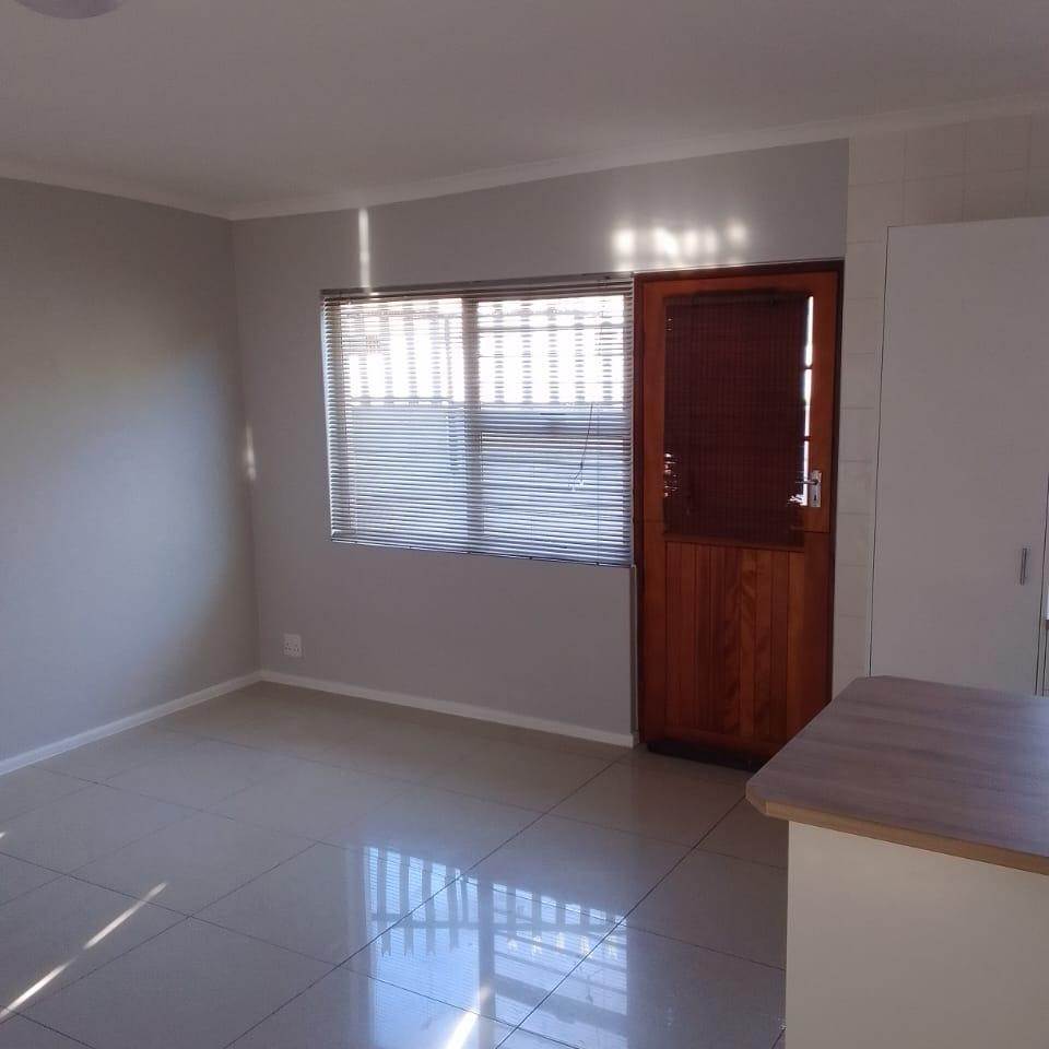 3 Bed House in Gordons Bay Central photo number 10