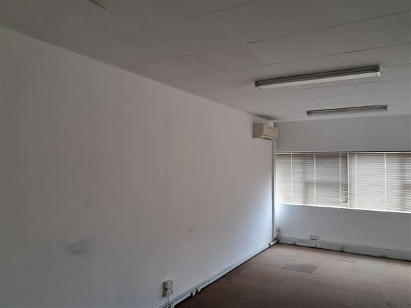 43  m² Commercial space