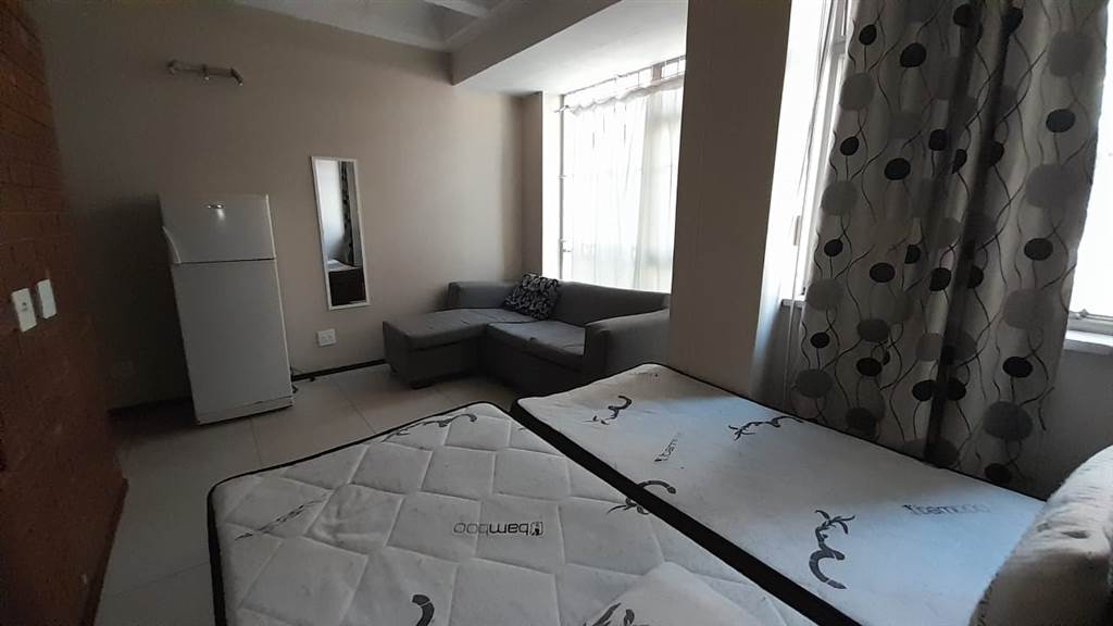 1 Bed Apartment in Braamfontein photo number 5