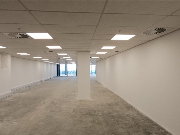 486  m² Commercial space