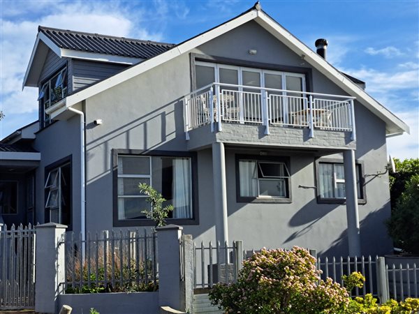 6 Bedroom House