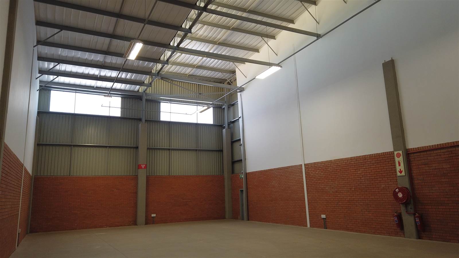 344  m² Industrial space in Linbro Park photo number 10