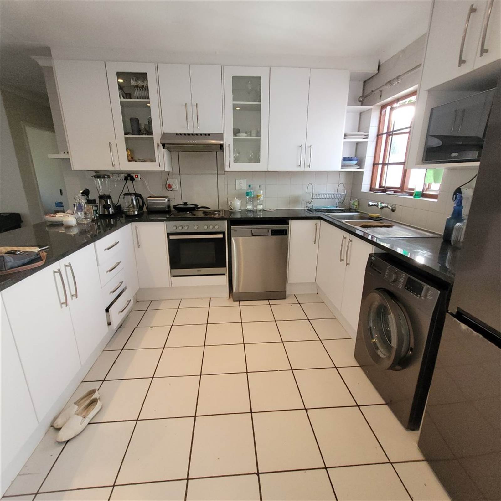 2 Bed Townhouse in Lonehill photo number 5
