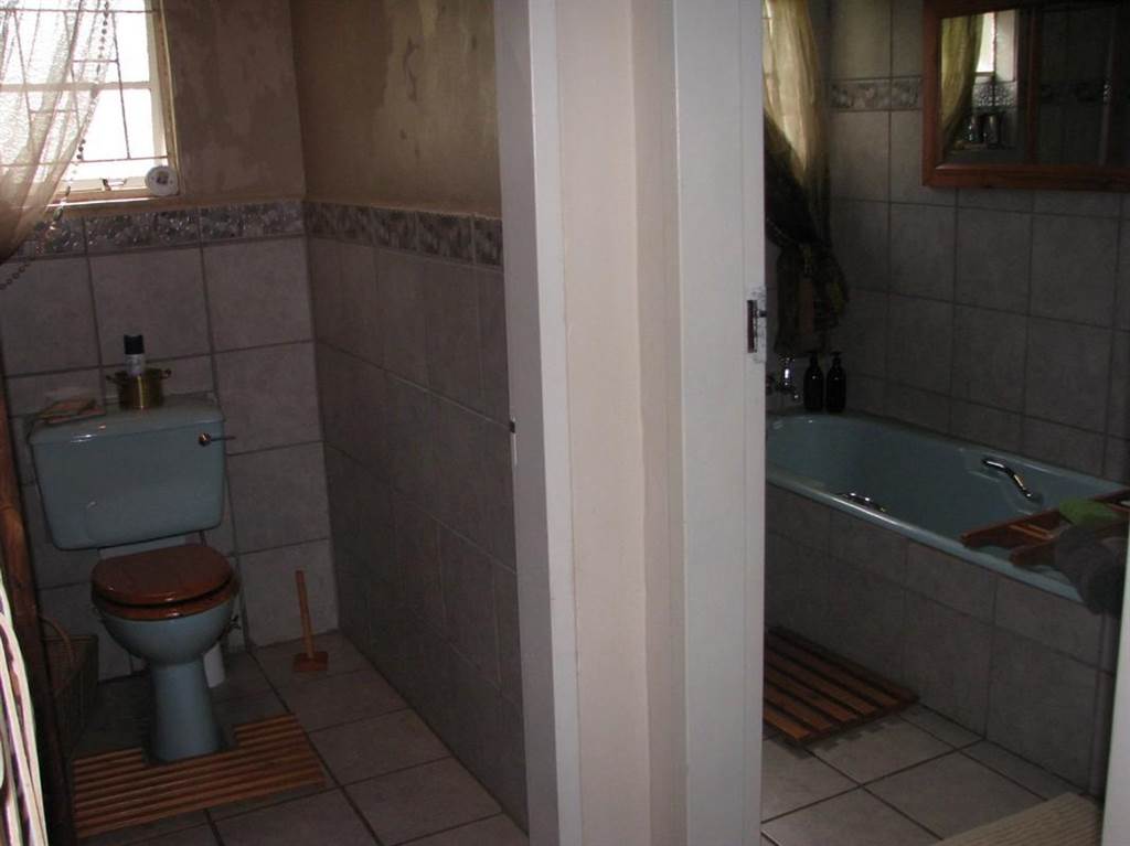 4 Bed House in Naboomspruit photo number 18