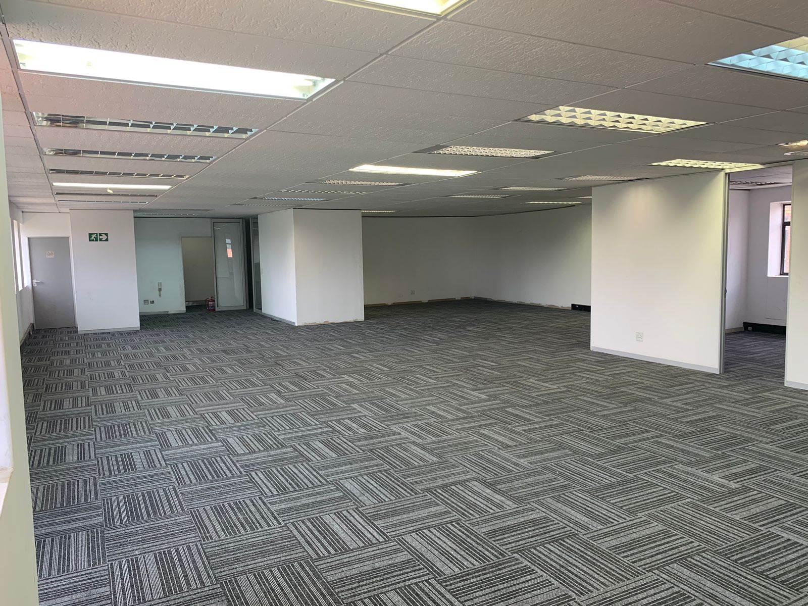 215  m² Commercial space in Rivonia photo number 10