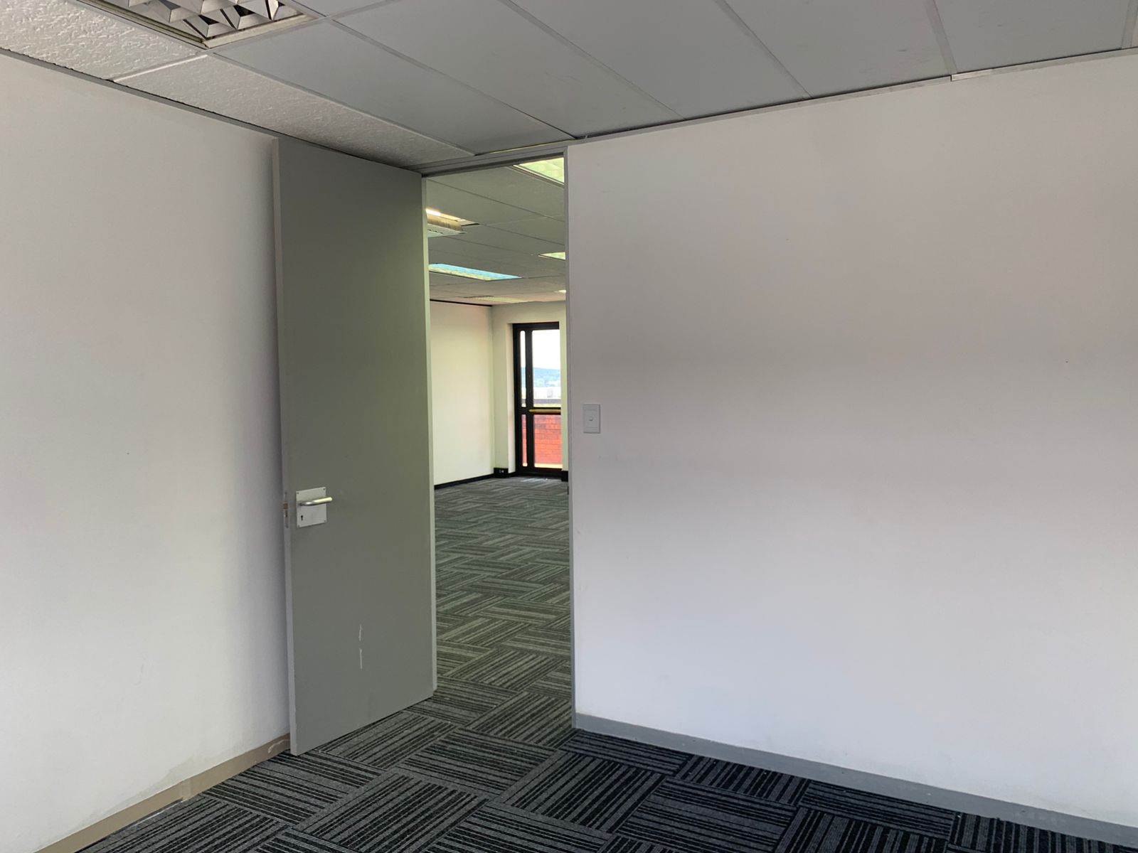 215  m² Commercial space in Rivonia photo number 15