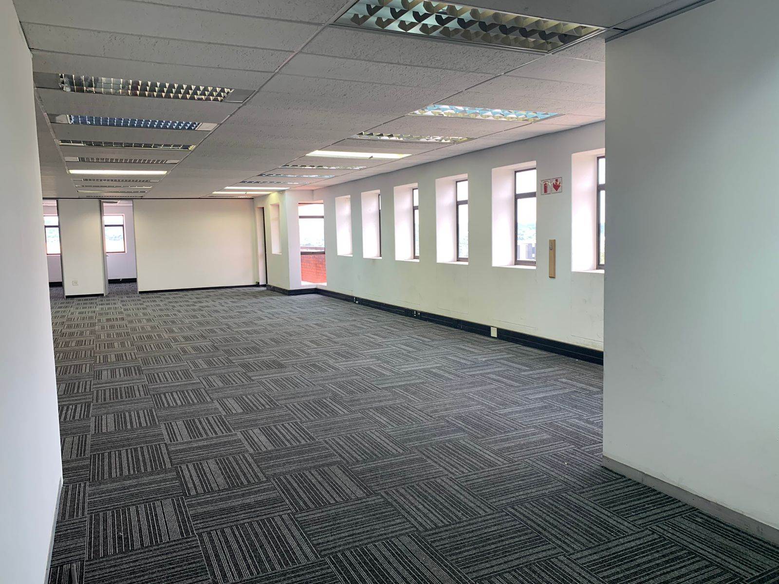 215  m² Commercial space in Rivonia photo number 8