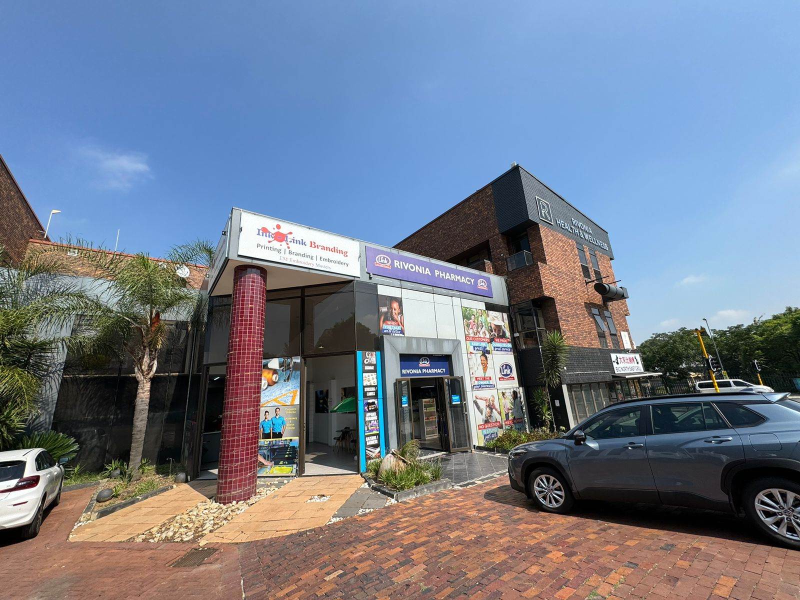 215  m² Commercial space in Rivonia photo number 3