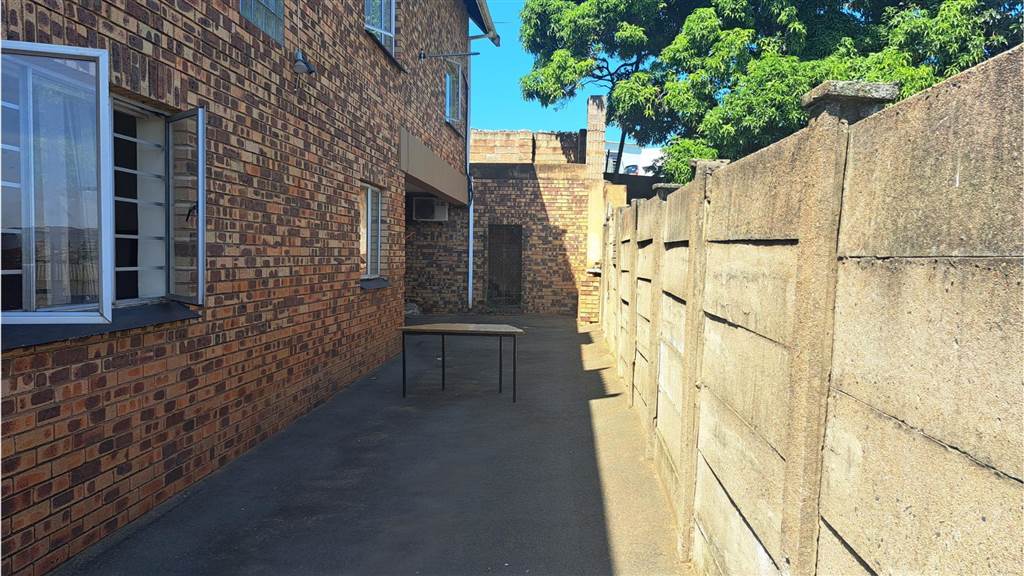 5 Bed House to rent in Austerville RR4059424 Private Property