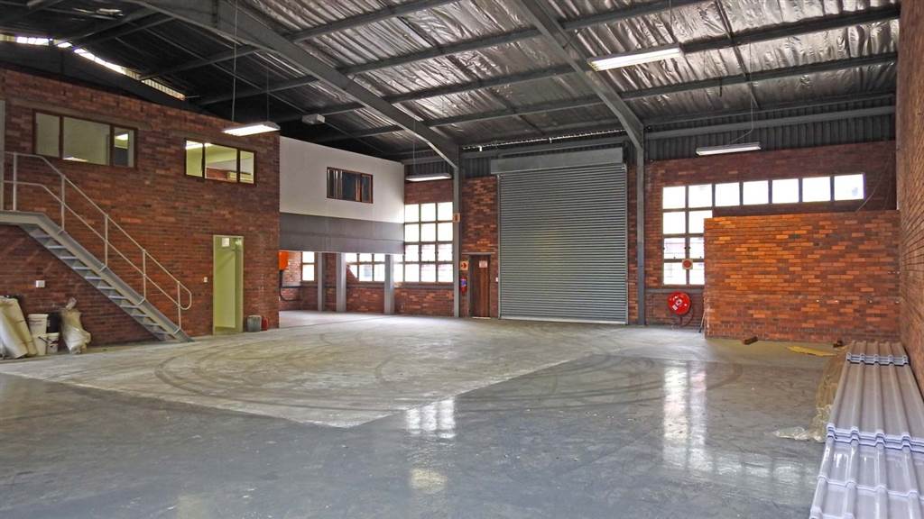 410  m² Industrial space in New Germany photo number 2