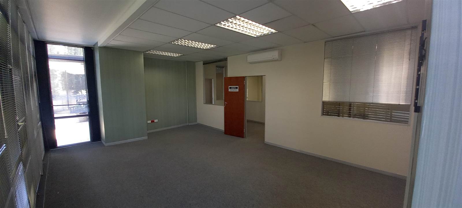 220  m² Commercial space in Bedfordview photo number 14
