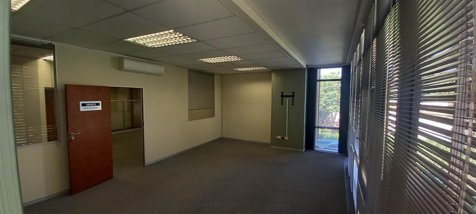 220  m² Commercial space in Bedfordview photo number 12