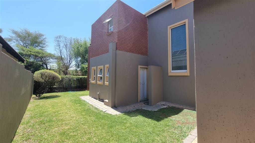 3 Bed House in Greenstone Hill photo number 20