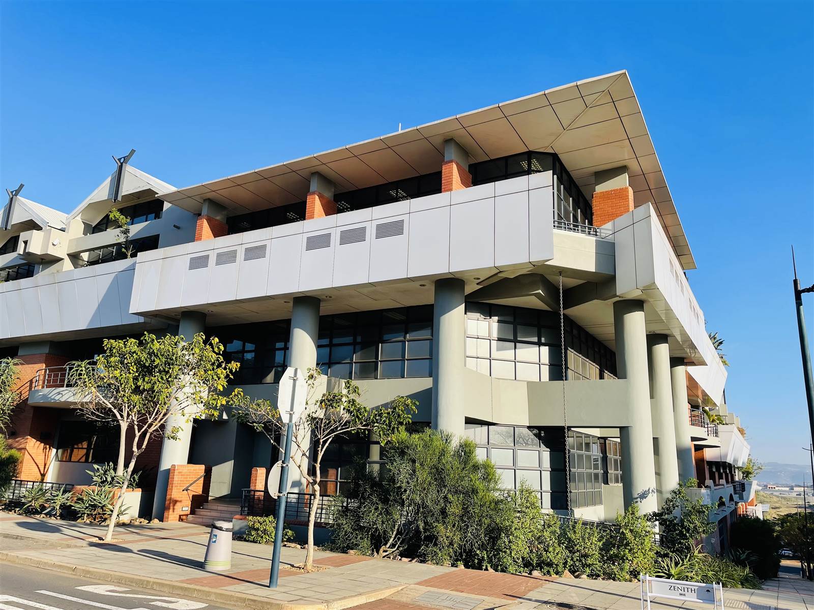 1080  m² Commercial space in Umhlanga Ridge photo number 1