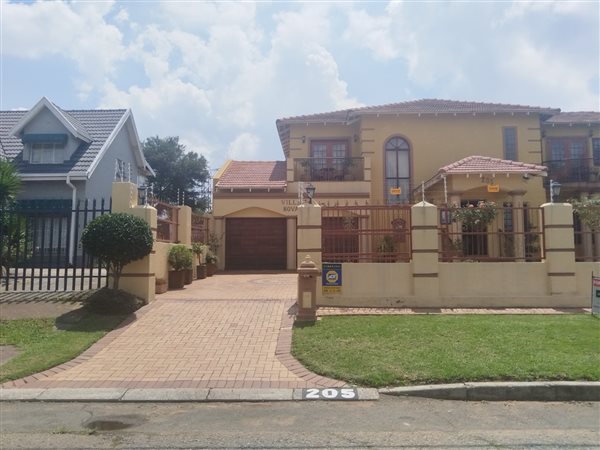 4 Bedroom House 4 Bedroom House