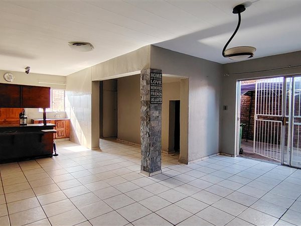 3 Bedroom Townhouse 3 Bedroom Townhouse