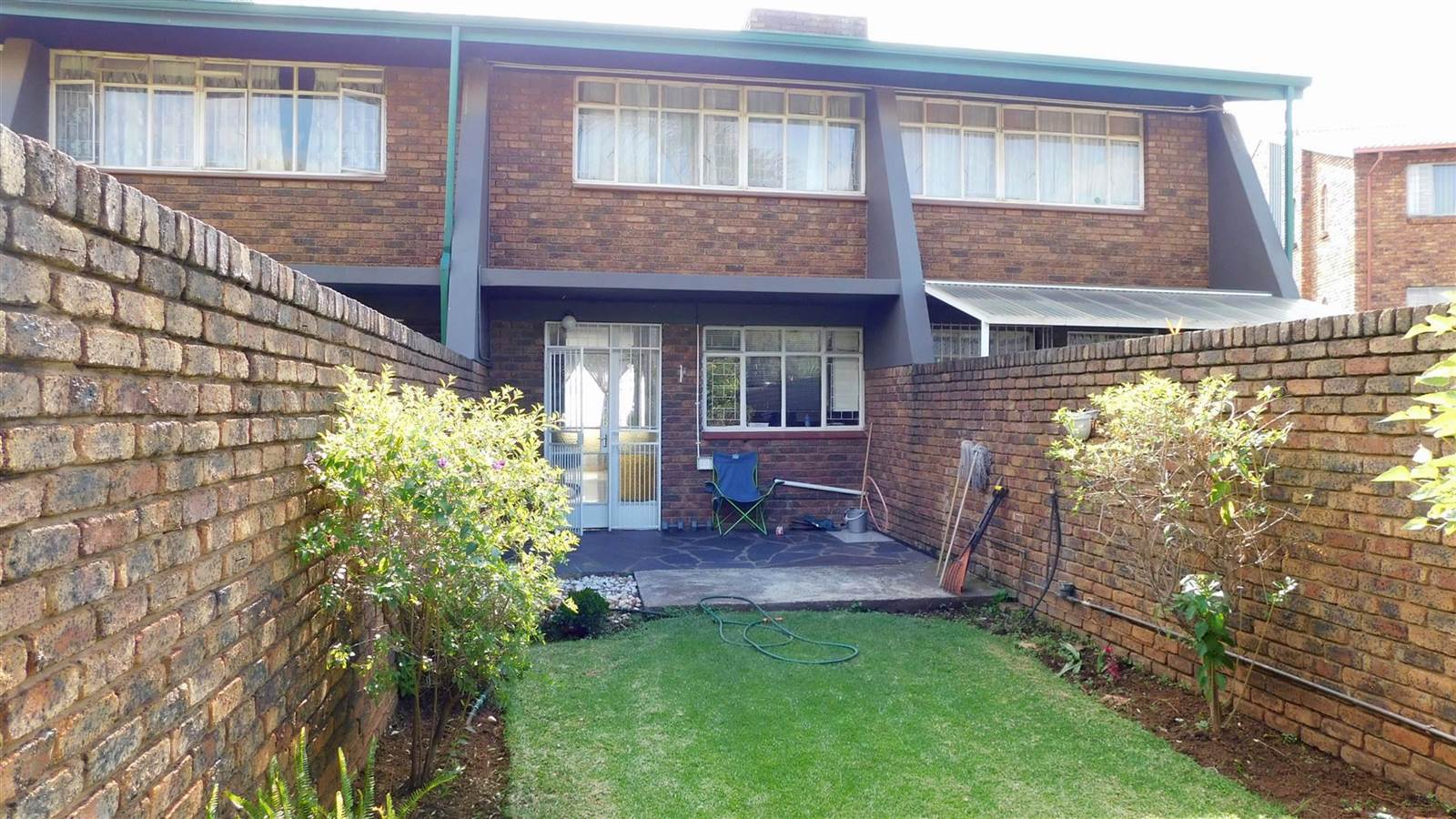 3 Bed Townhouse in Lyttelton Manor photo number 1