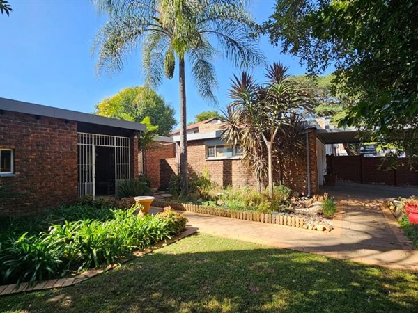 4 Bedroom House 4 Bedroom House
