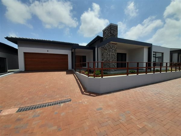 3 Bed Simplex in Palm Lakes Estate
