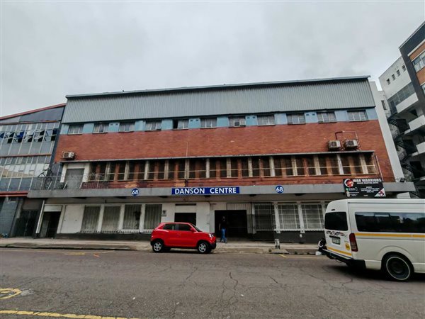 966 m² Commercial space 966 m² Commercial space