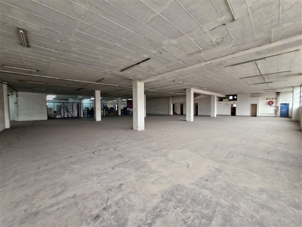 2 110  m² Industrial space