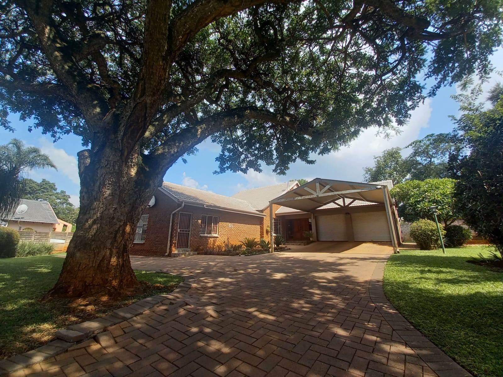 5 Bed House in Garsfontein photo number 28