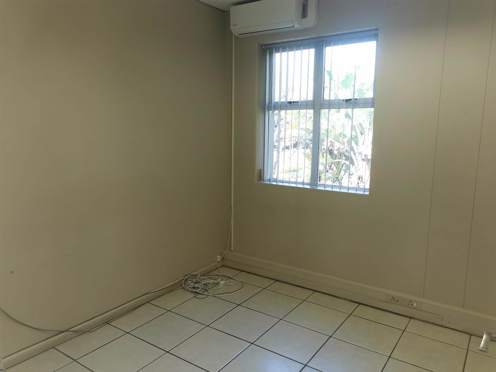 160  m² Commercial space in Durbanville photo number 12