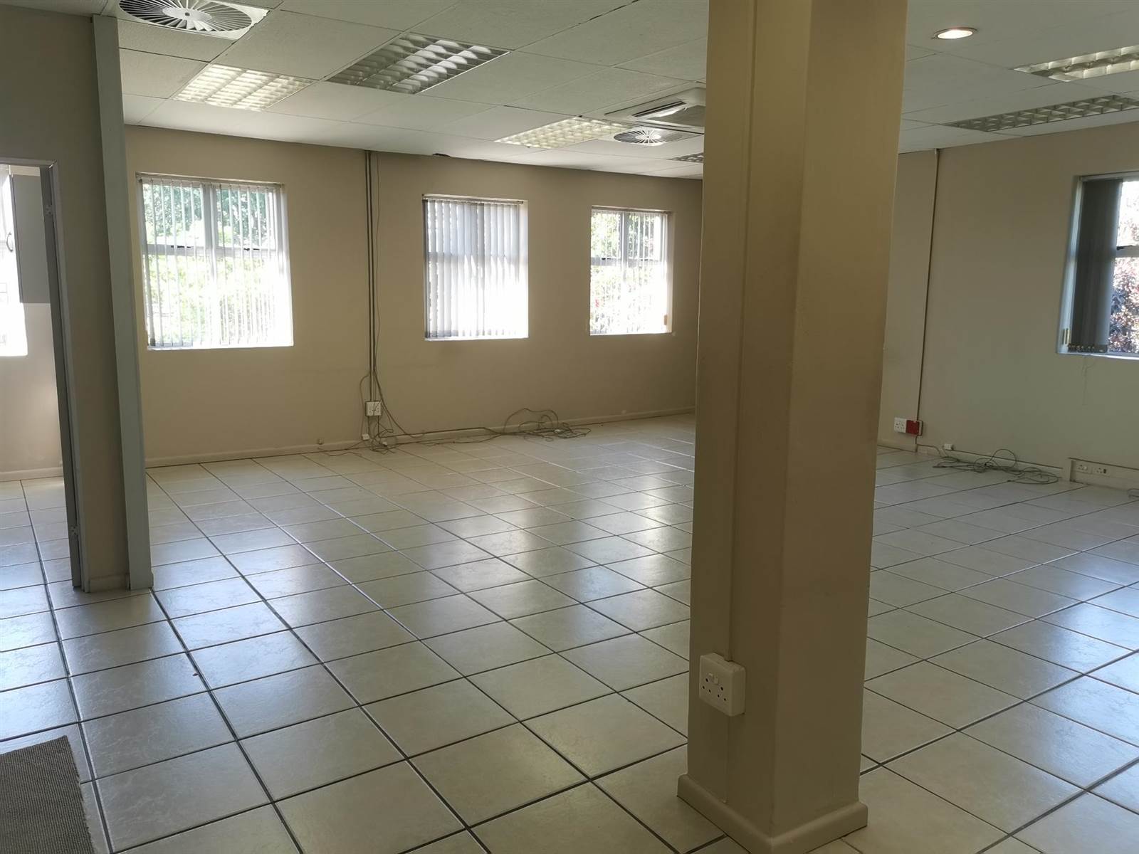 160  m² Commercial space in Durbanville photo number 21