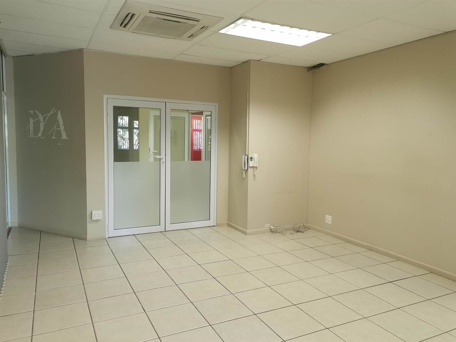 160  m² Commercial space in Durbanville photo number 7