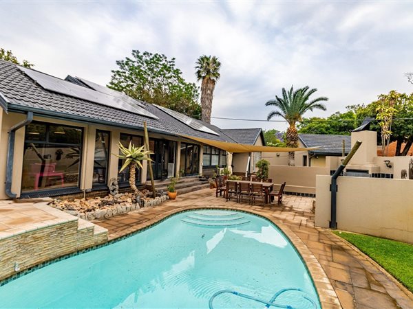 4 Bed House in Alphen Park