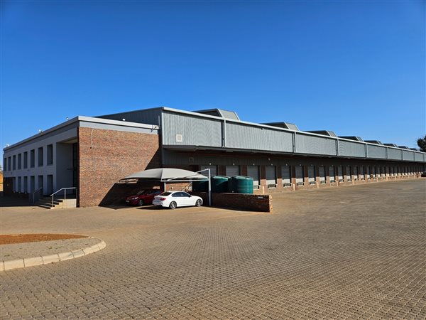 8 685  m² Industrial space