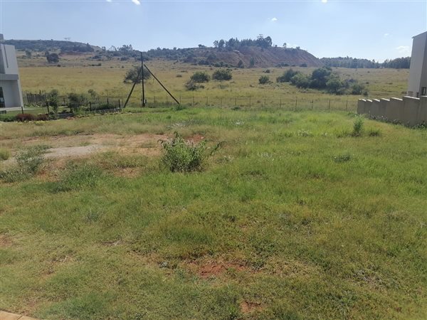 1 200 m² Land