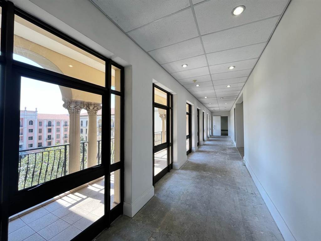 803  m² Commercial space in Fourways photo number 12