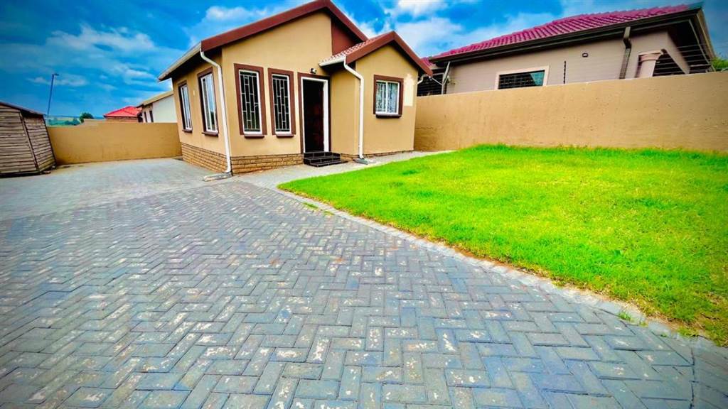 2 Bed House in Duvha Park photo number 2