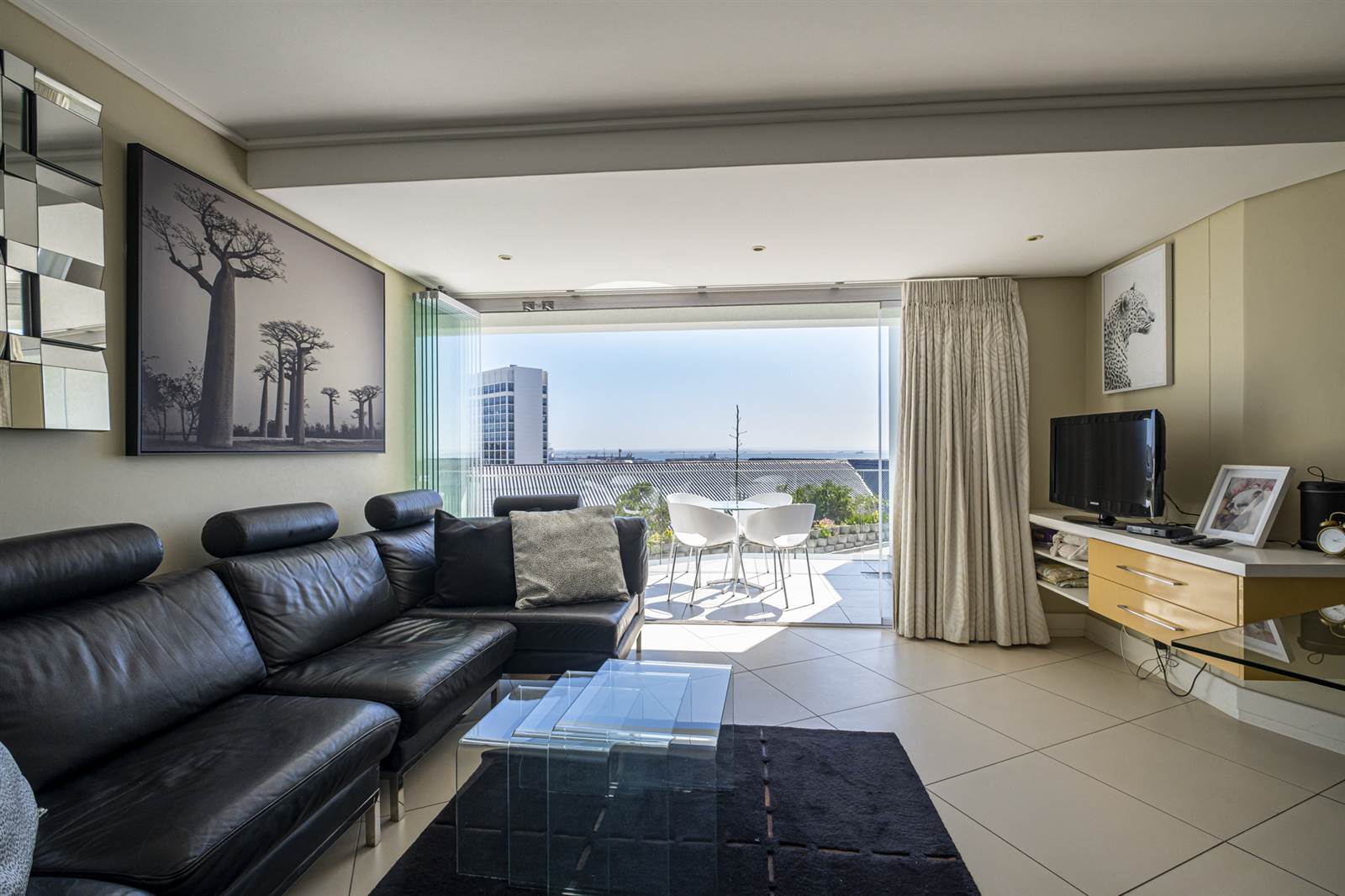 2 Bed Apartment in Summerstrand photo number 17