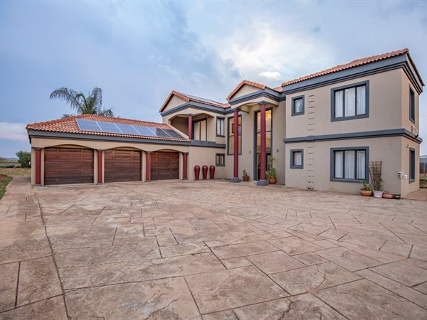 5 Bed House in Rietvlei View