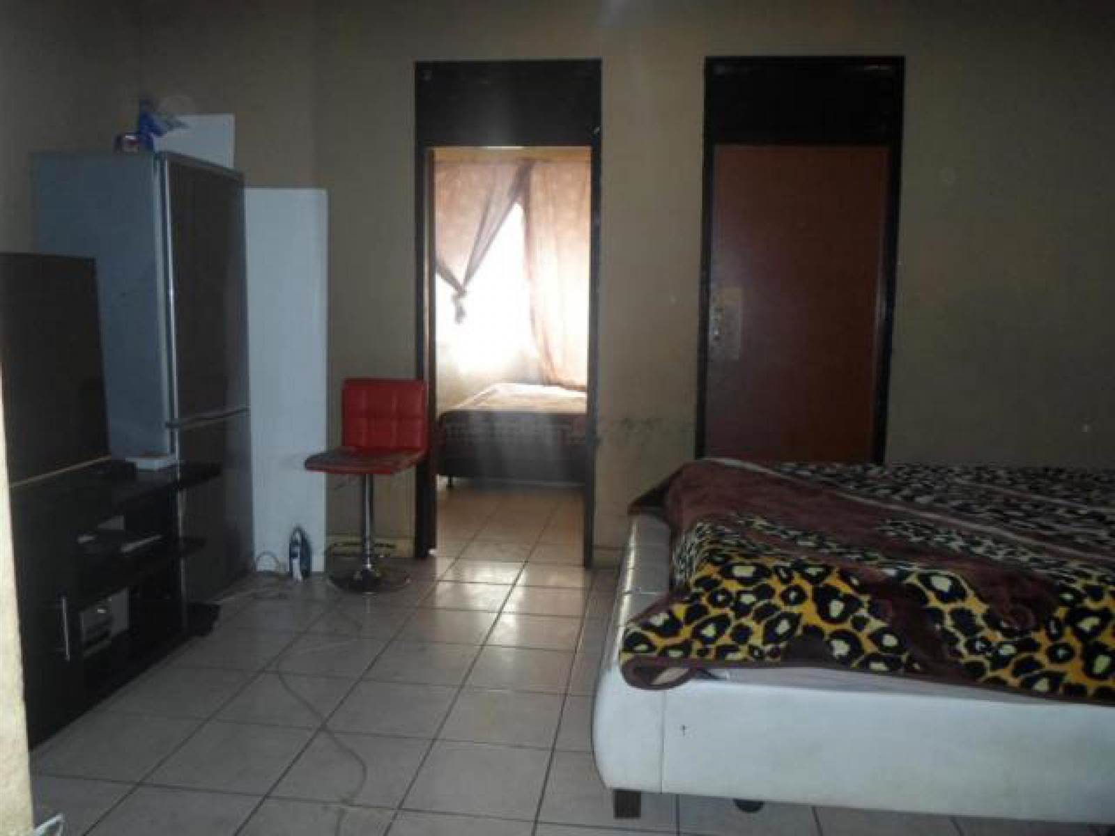 1 Bed Townhouse in Pretoria Central photo number 4