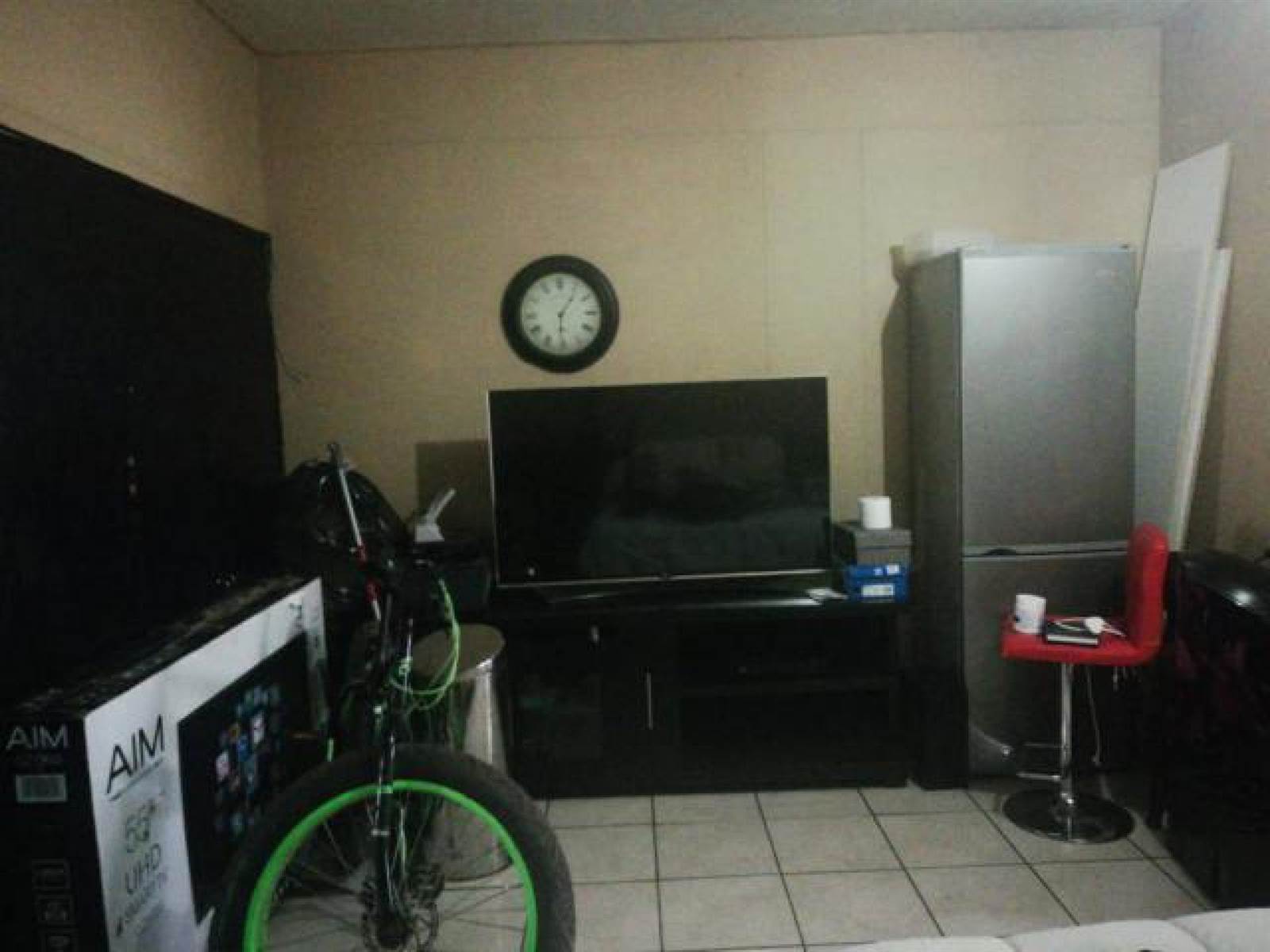 1 Bed Townhouse in Pretoria Central photo number 3