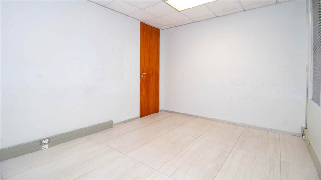 374  m² Office Space in New Town Centre photo number 7