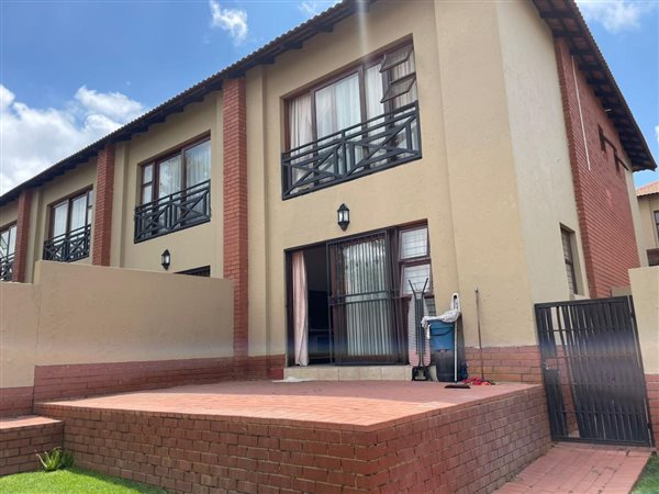 3 Bed Townhouse in Pretorius Park
