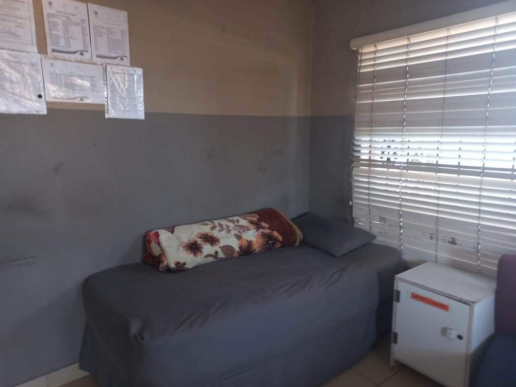 3 Bed House in Kagiso photo number 21