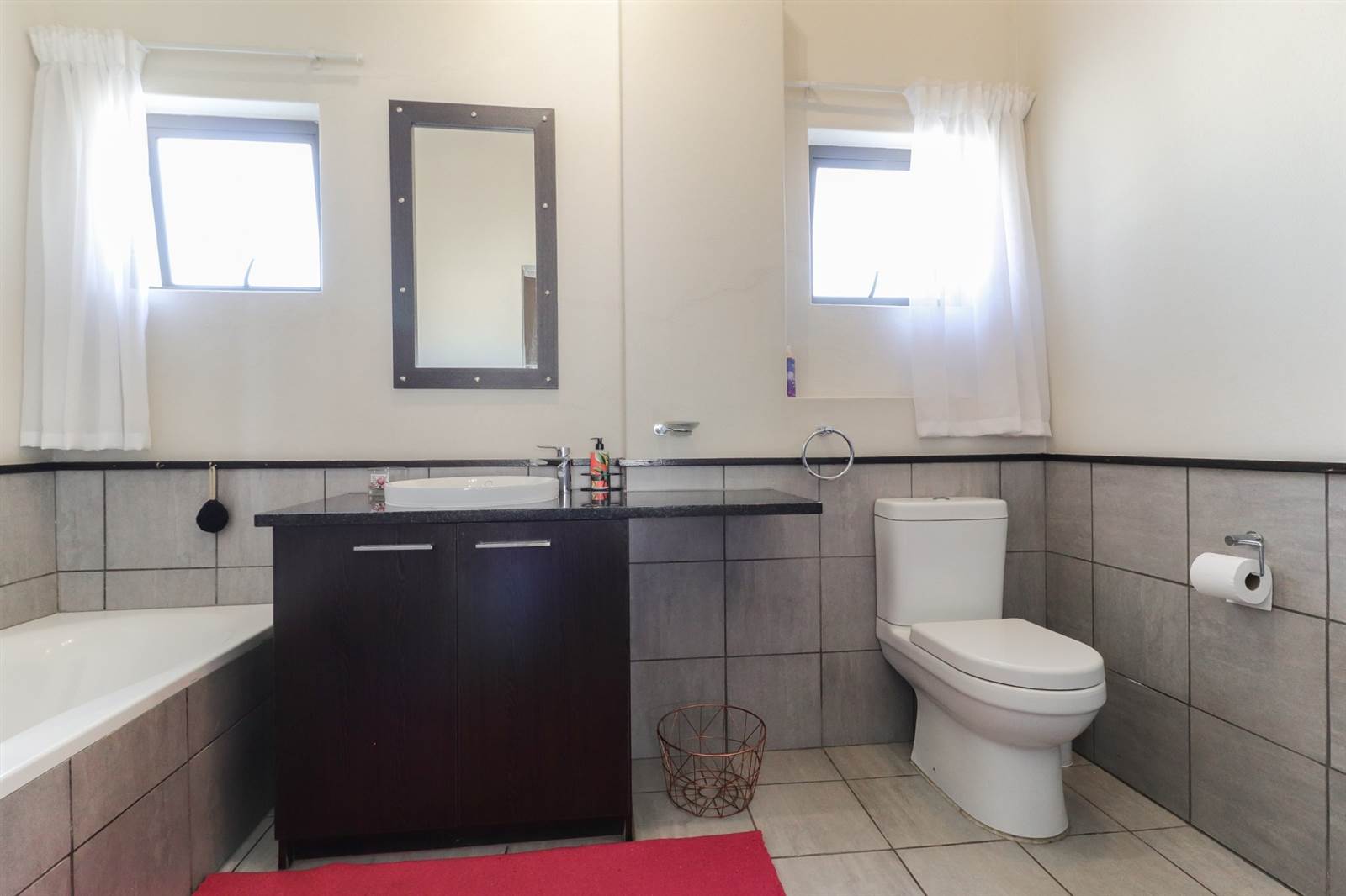 1 Bed Apartment in Fourways photo number 10