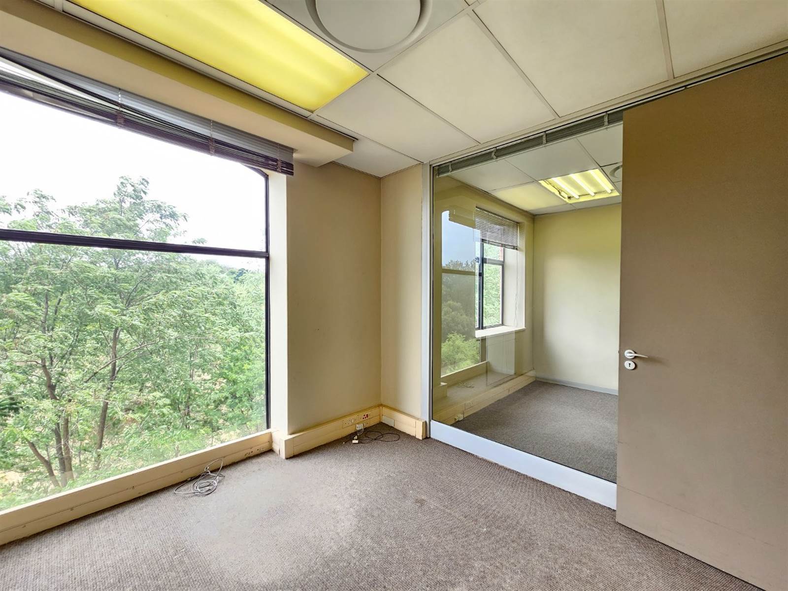185  m² Office Space in Cresta photo number 14