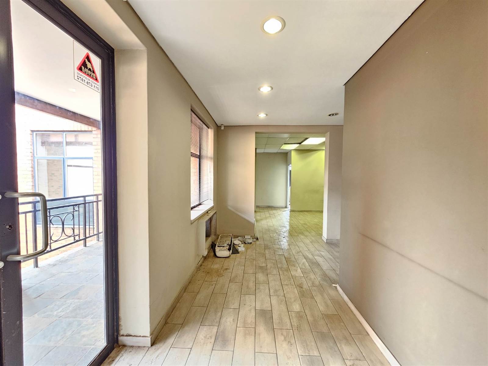 185  m² Office Space in Cresta photo number 3