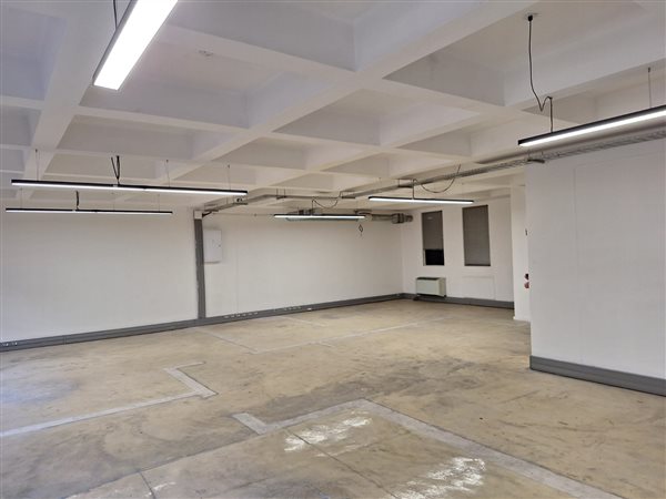 142 m² Commercial space 142 m² Commercial space